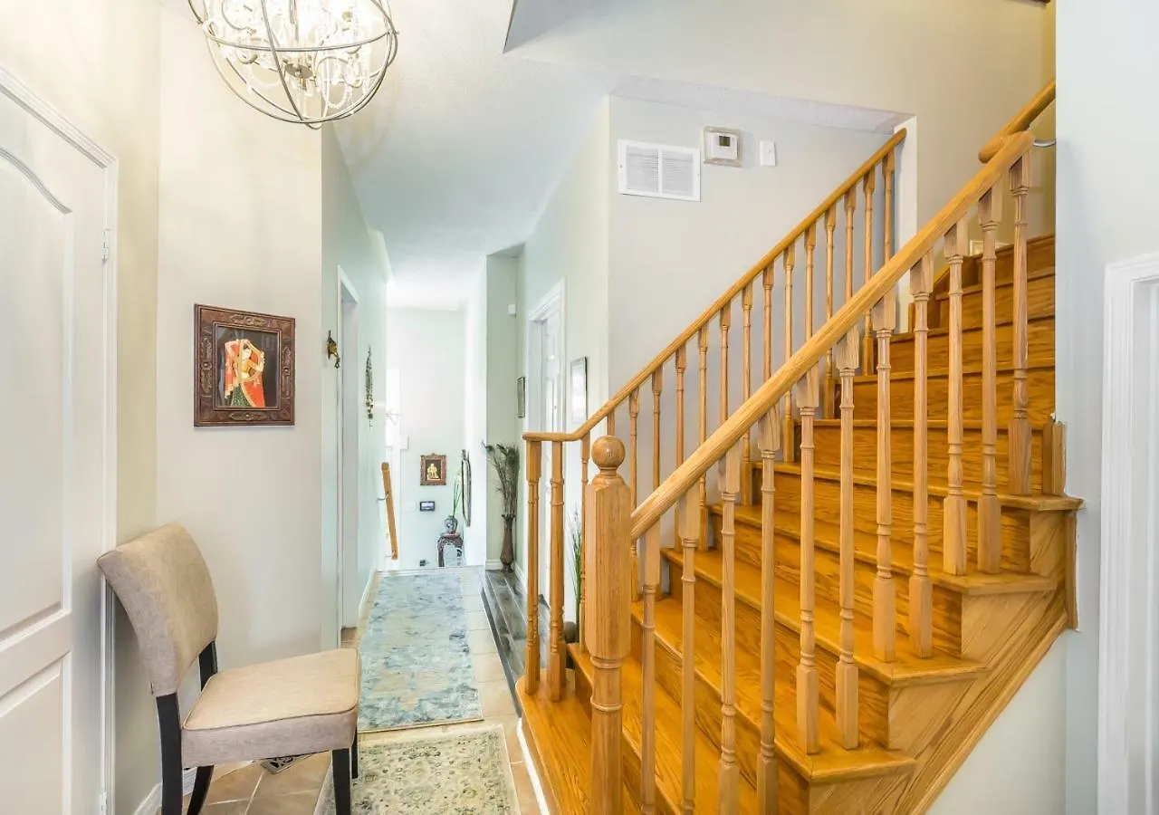 Maison d'hôtes Affordable Guest Home At York U Toronto